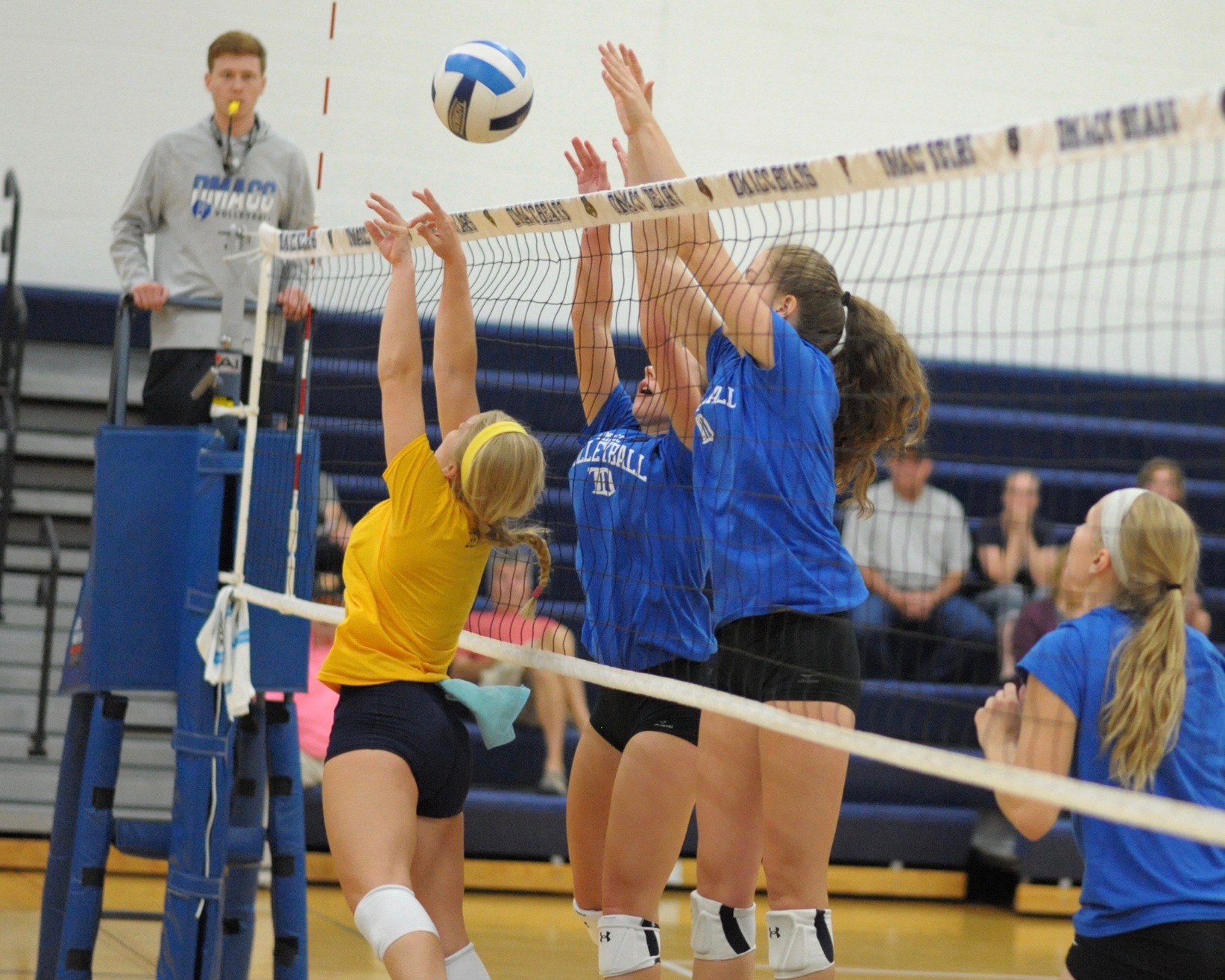 Lauren Rieck going up for block