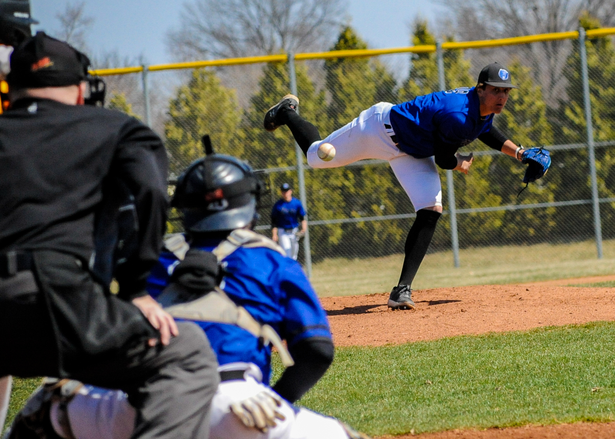 DMACC BASEBALL TEAM LOSES THREE GAMES TO IOWA CENTRAL