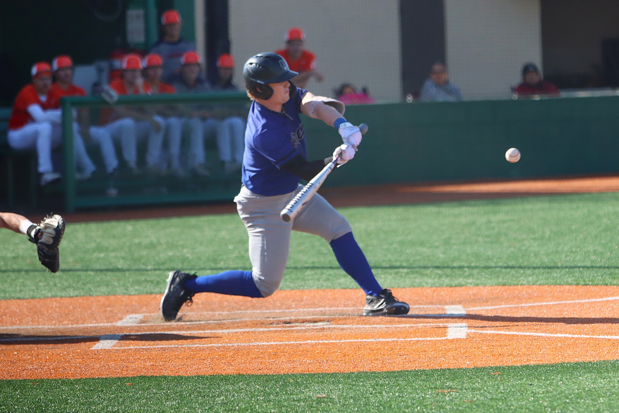DMACC baseball team splits another doubleheader