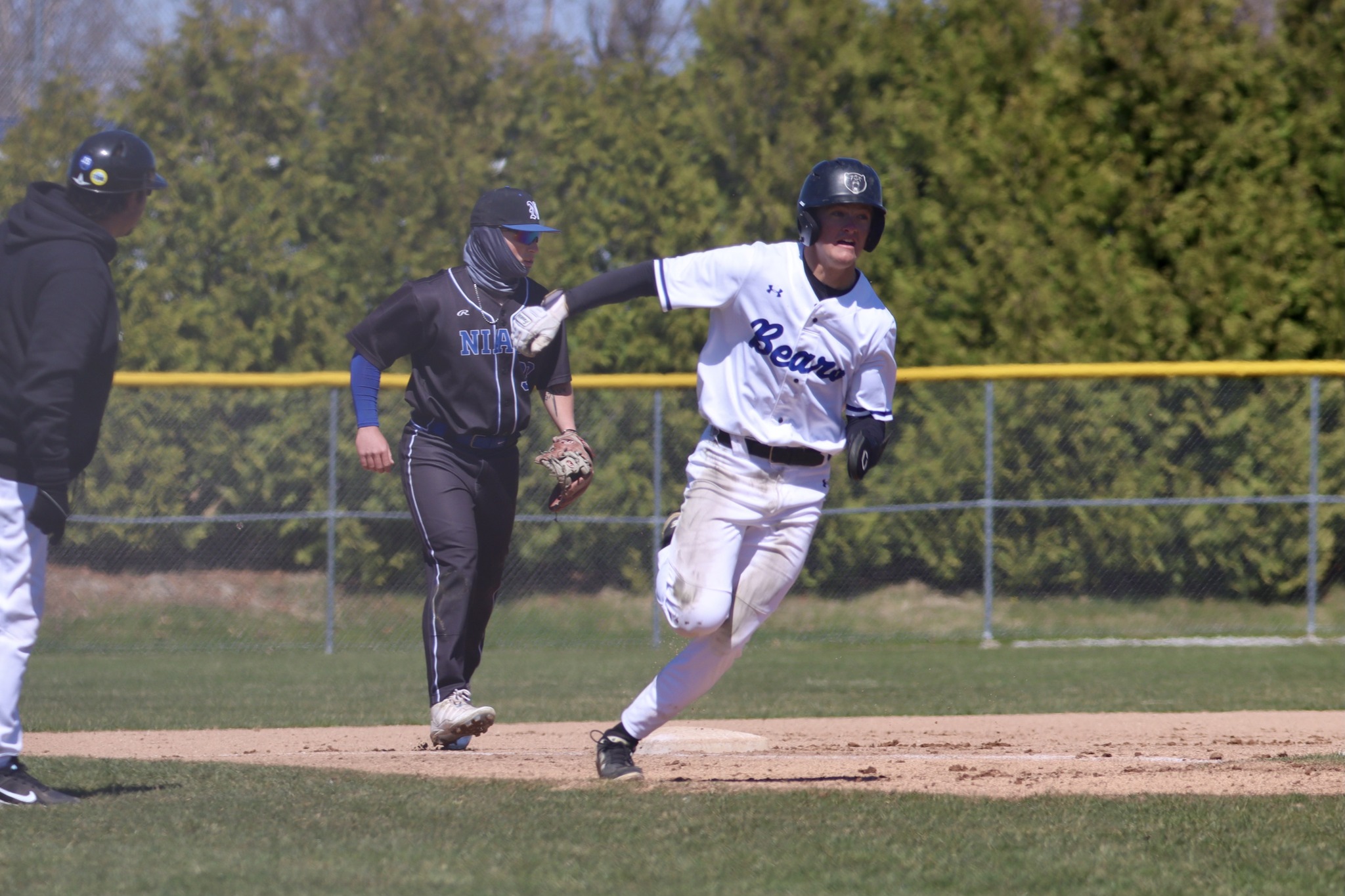 Adam Leininger's three home runs and 11 RBIs lead DMACC baseball team to doubleheader sweep against Marshalltown