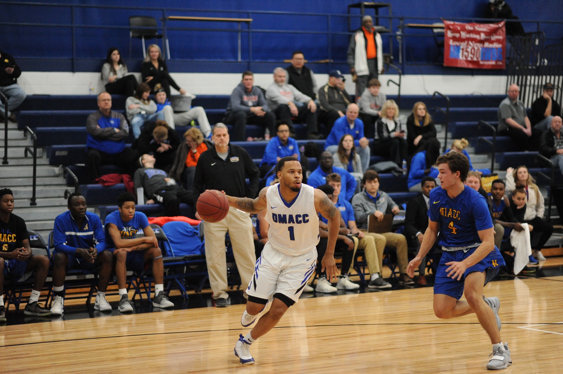 DeShawn Davidson drives to the basket