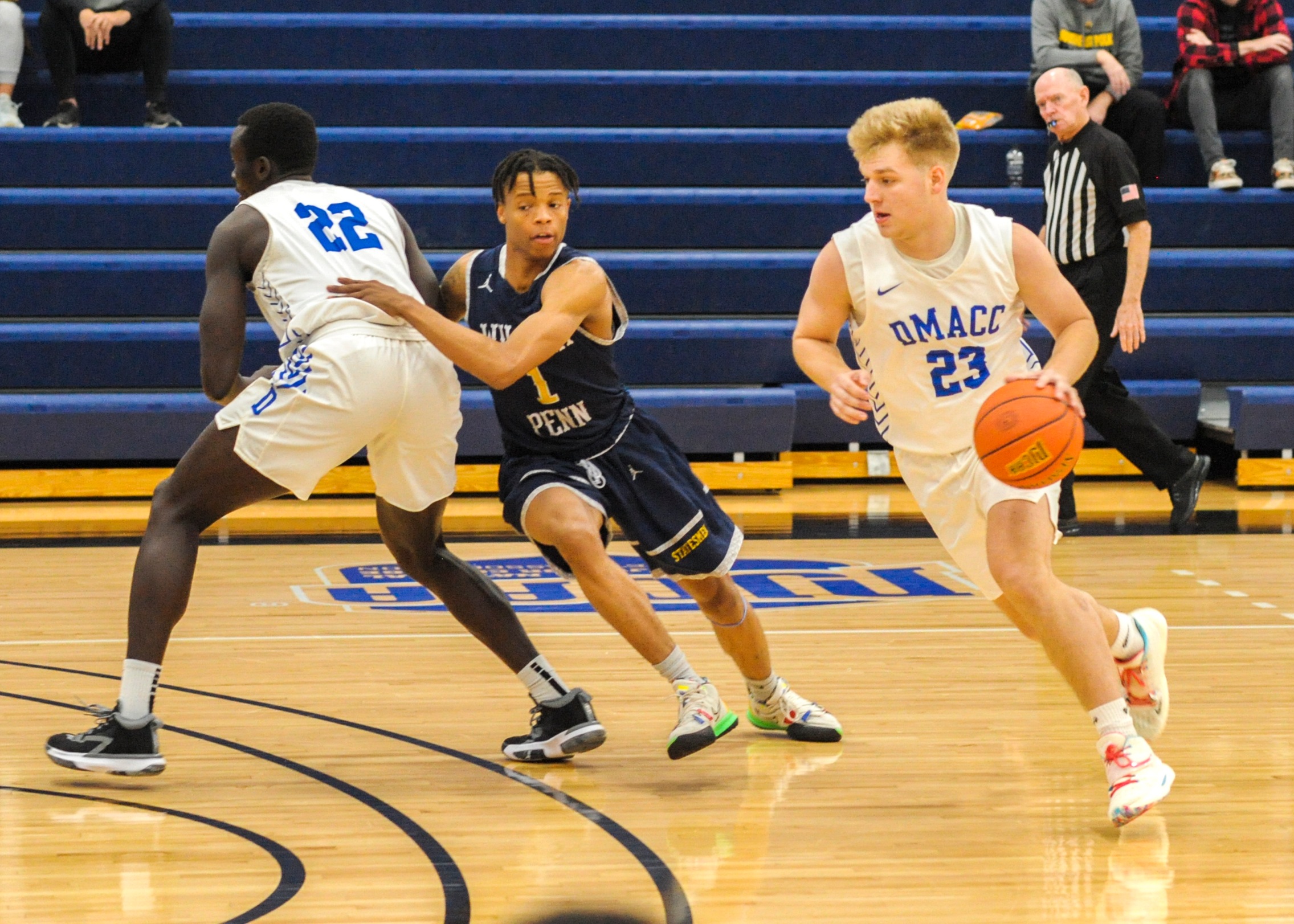 DMACC men's basketball team opens season with lopsided win