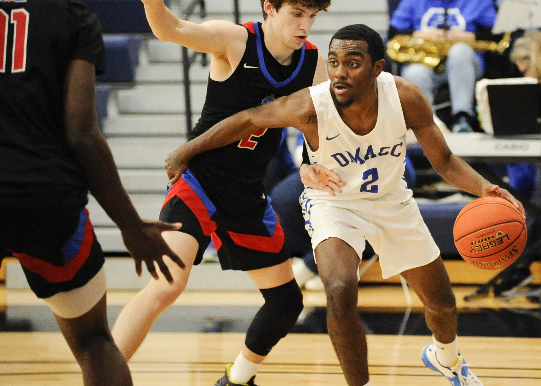 DMACC men's basketball team suffers overtime loss to KCKCC