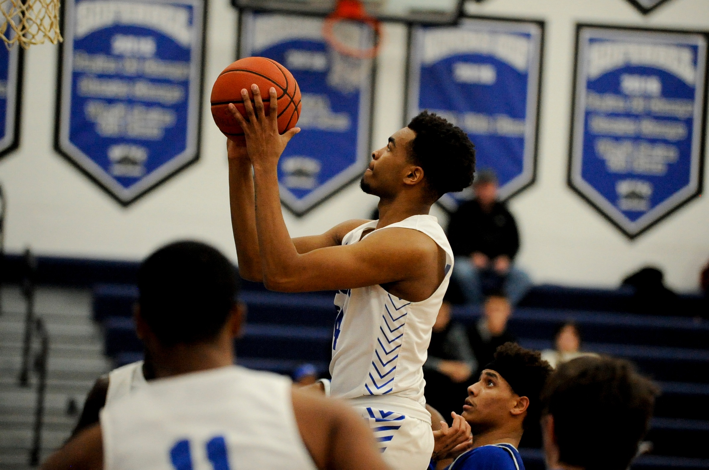 Graves Leads DMACC men's basketball team past ICCC, 87-47