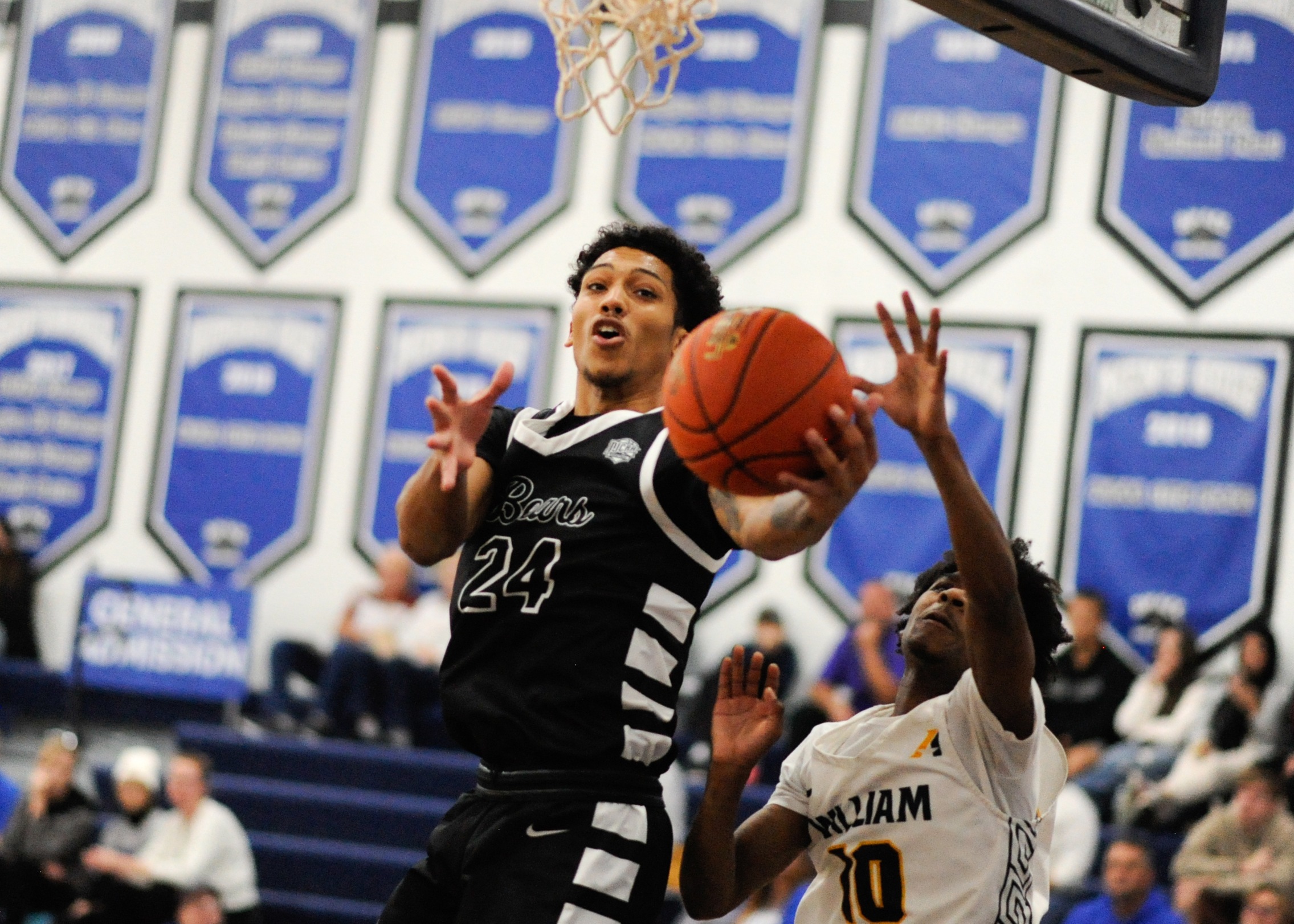 DMACC men's basketball team gets two wins in Dakota County Classic