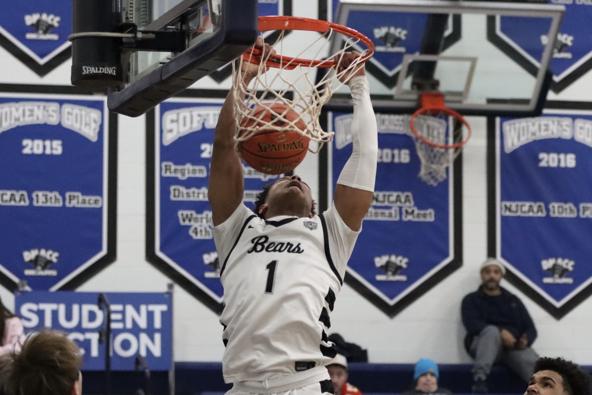 DMACC men's basketball team tops ICCC for 11th straight win