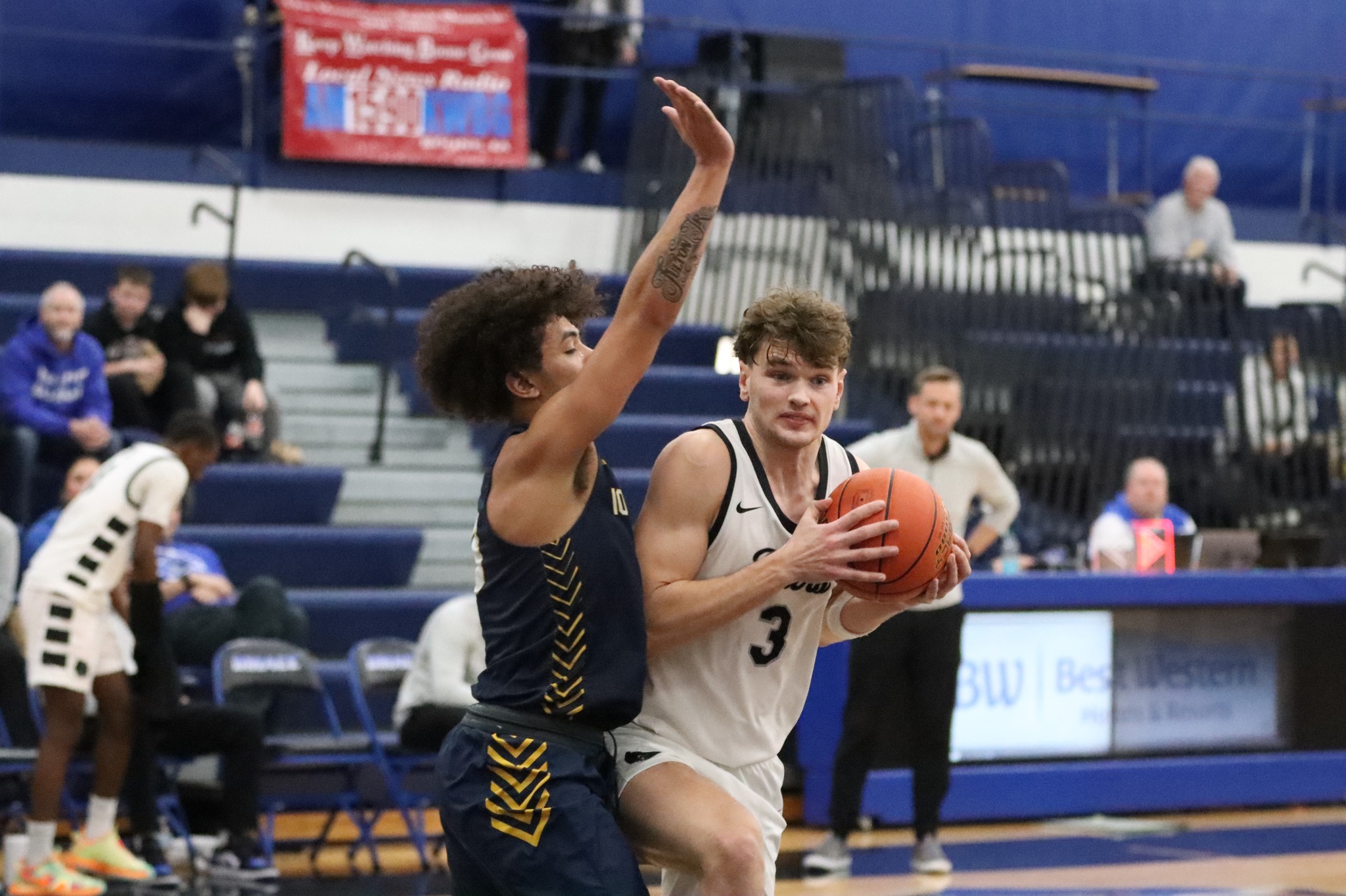 DMACC men's basketball team pushes win streak to 14 games with 75-62 decision against ILCC