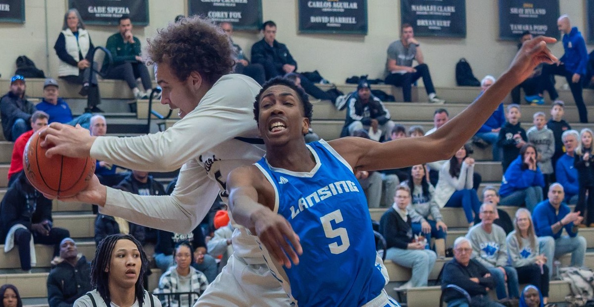 DMACC men's basketball team escapes Lansing in national tournament opener