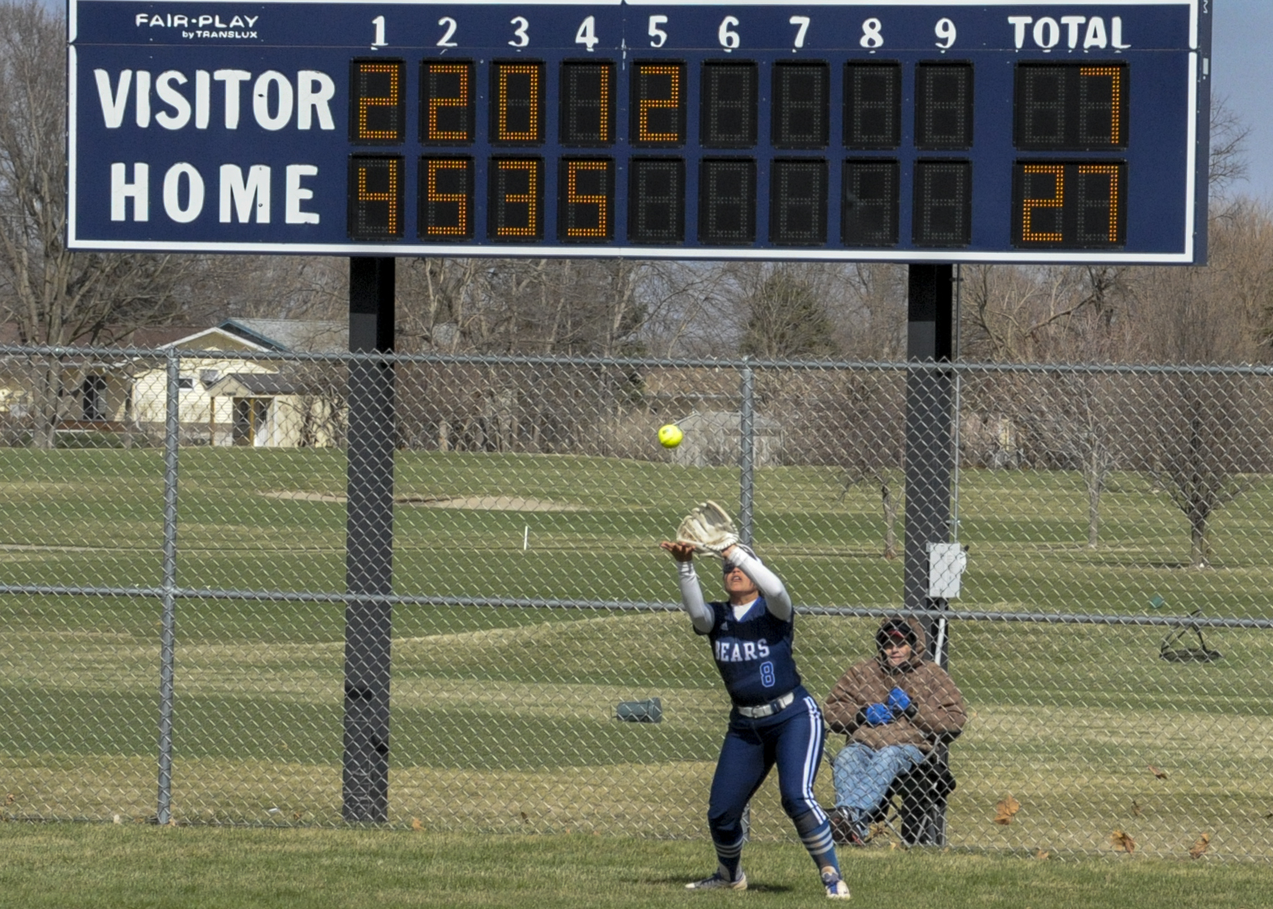 DMACC softball team sweeps doubleheader from MCC