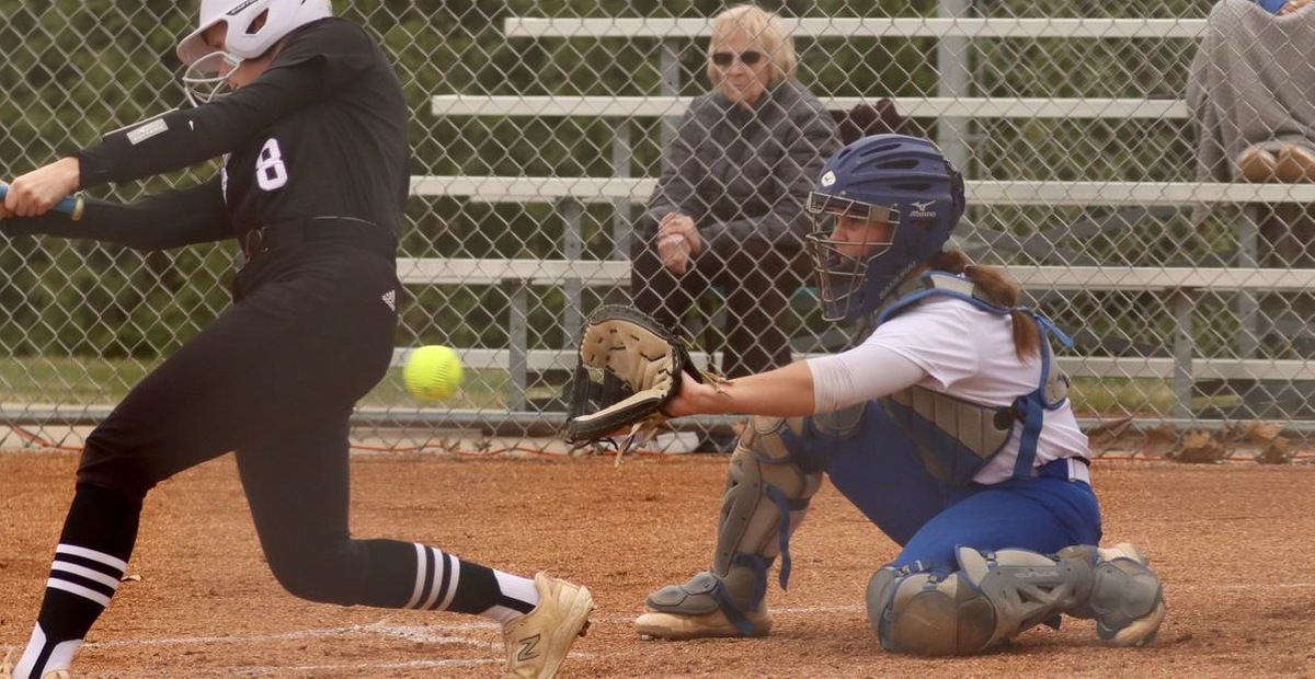 DMACC softball team sweeps doubleheader from Ellsworth CC