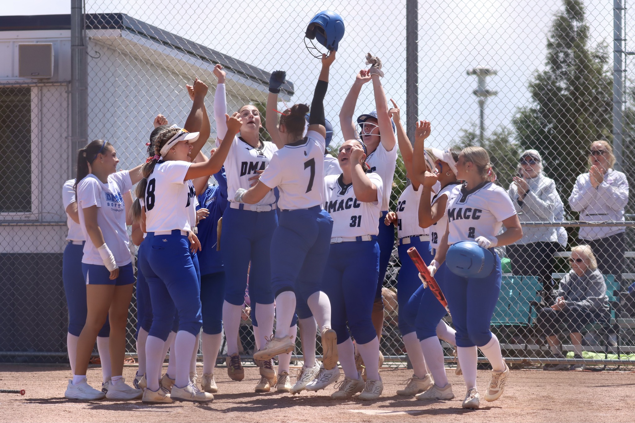 Nine DMACC softball players earn all-region honors