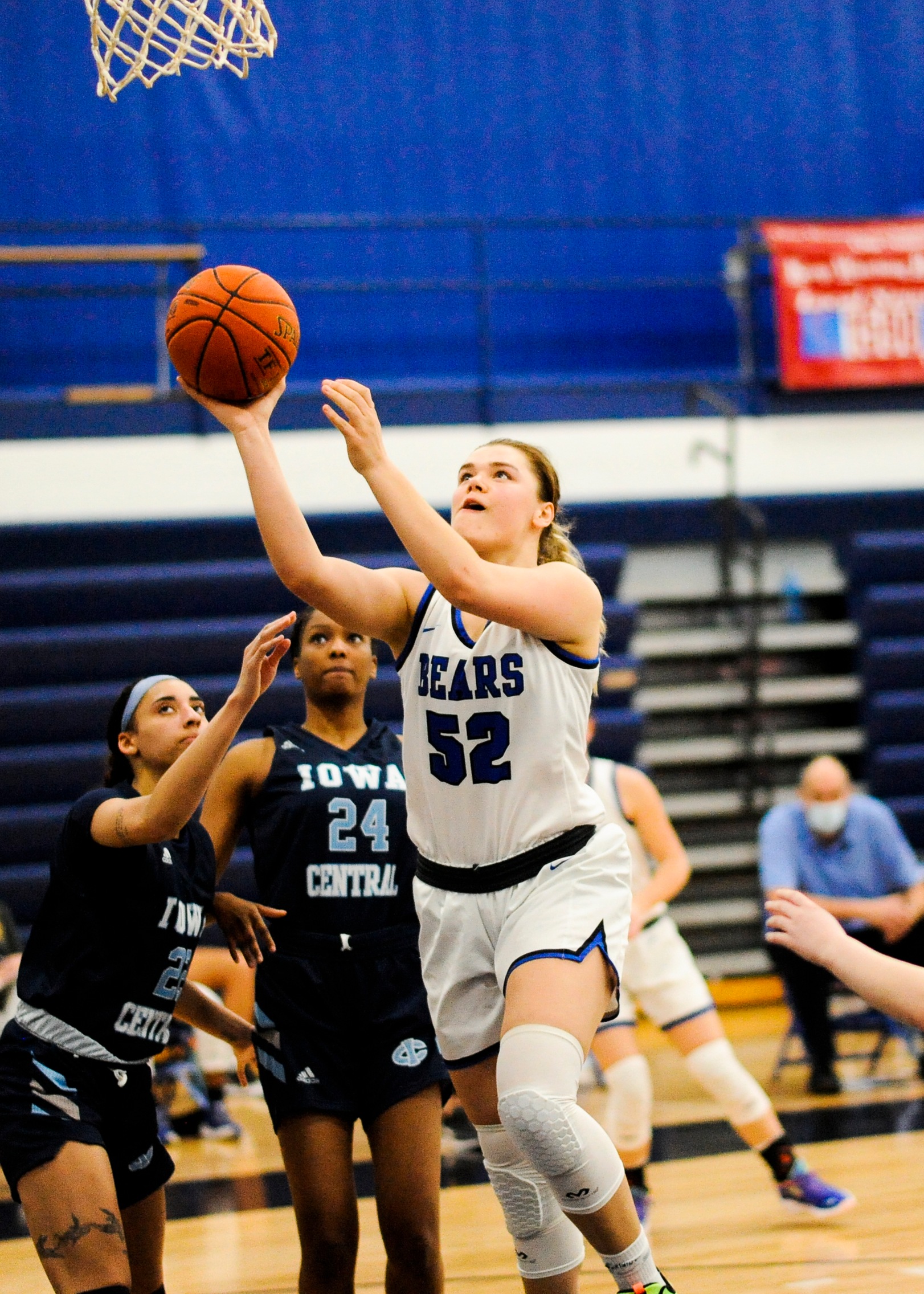 DMACC women's basketball team beats NIACC in Region XI-B semifinals, 74-52