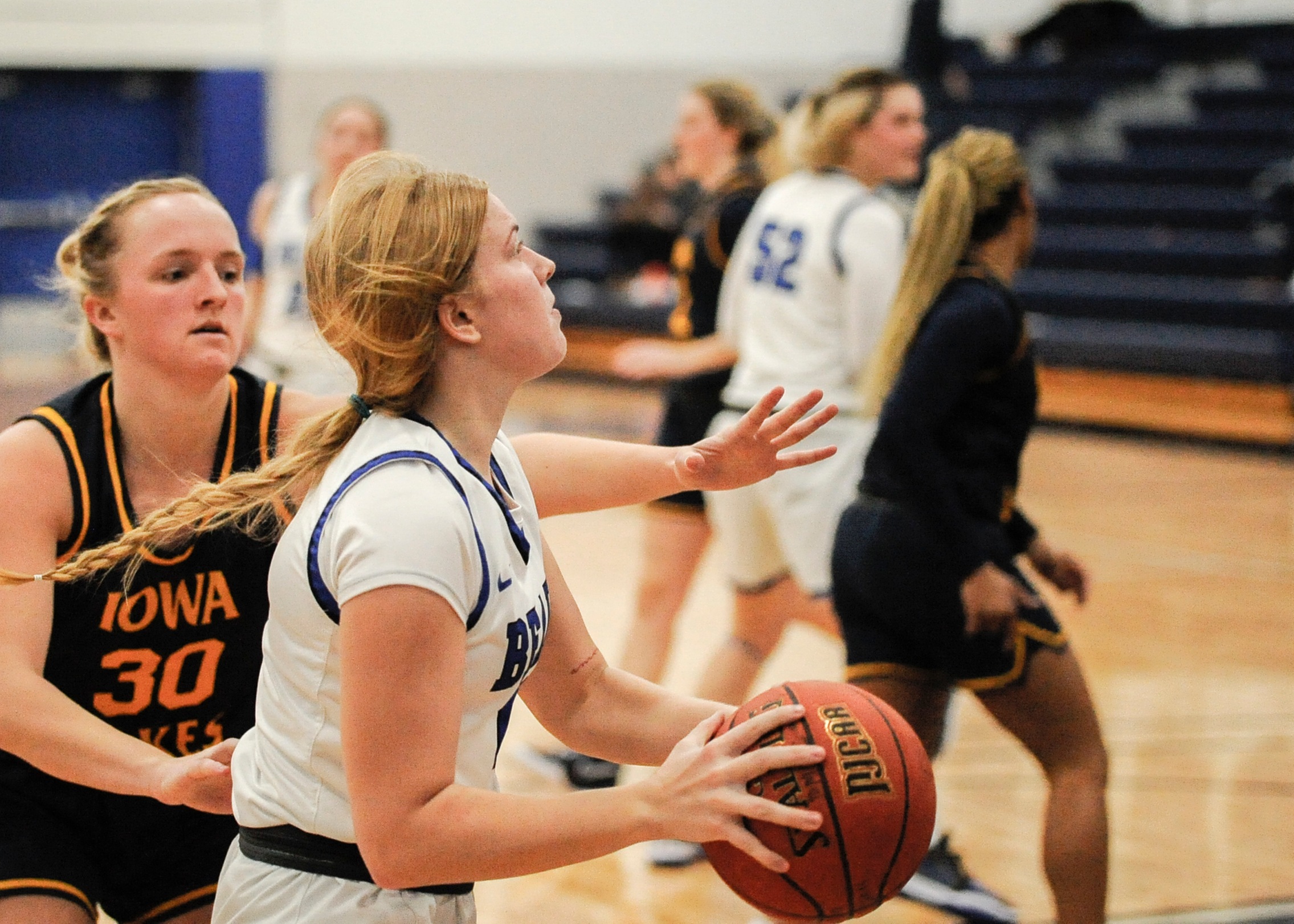 DMACC women's basketball team falls to Iowa Lakes CC, 81-61