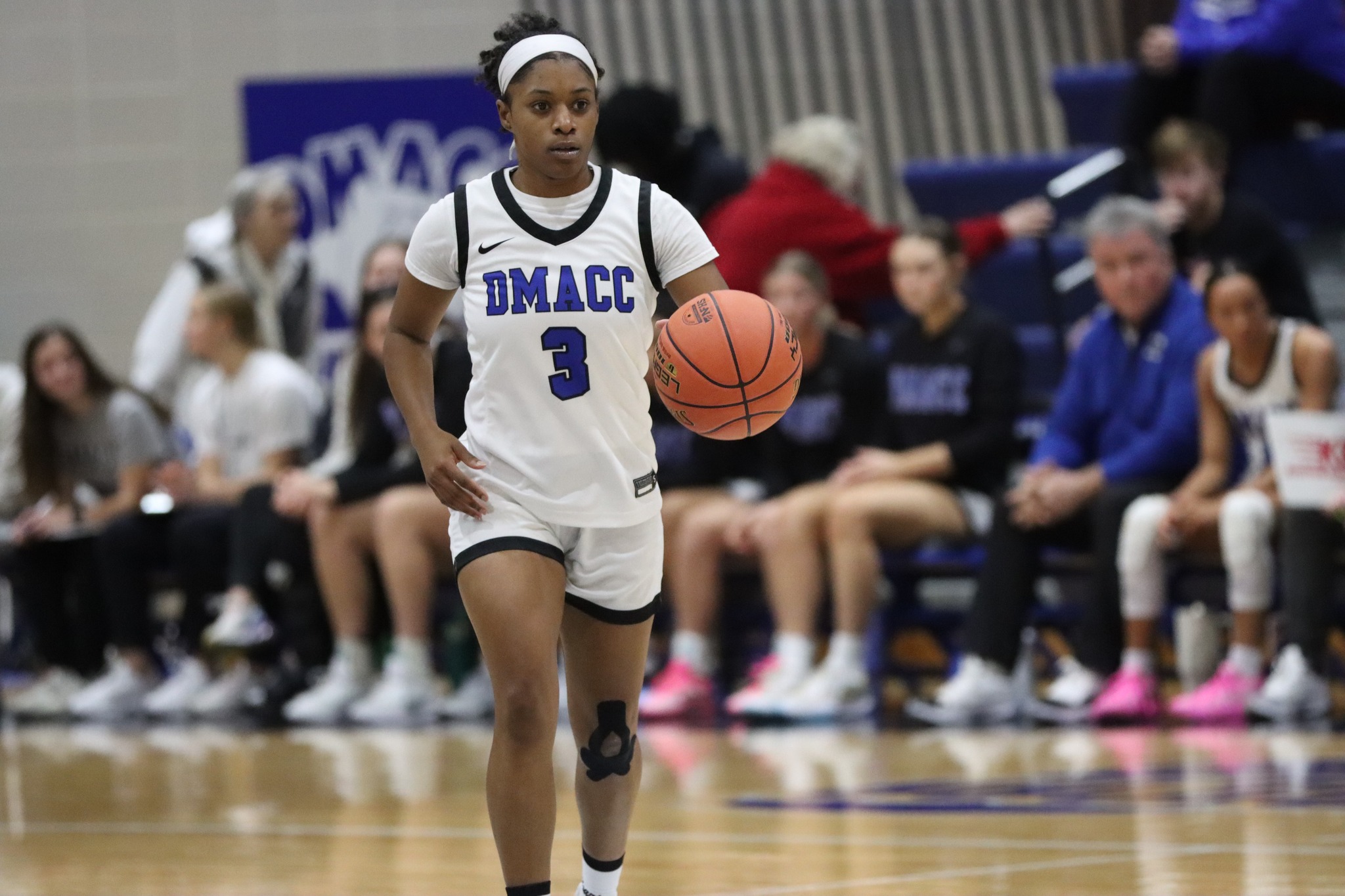 DMACC women's basketball team tops MCC 61-55 to end six-game losing streak