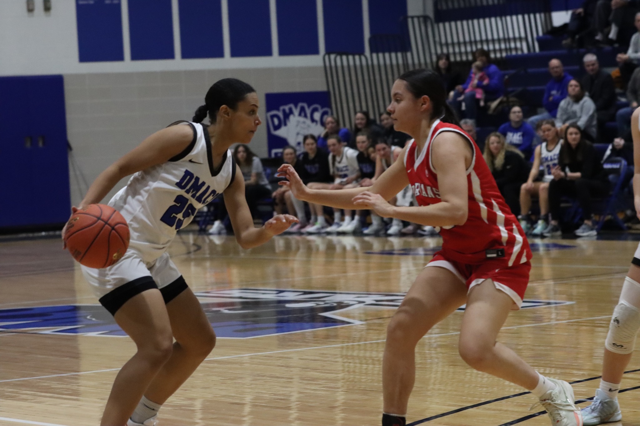DMACC women's basketball team routs Southwestern CC, 82-26