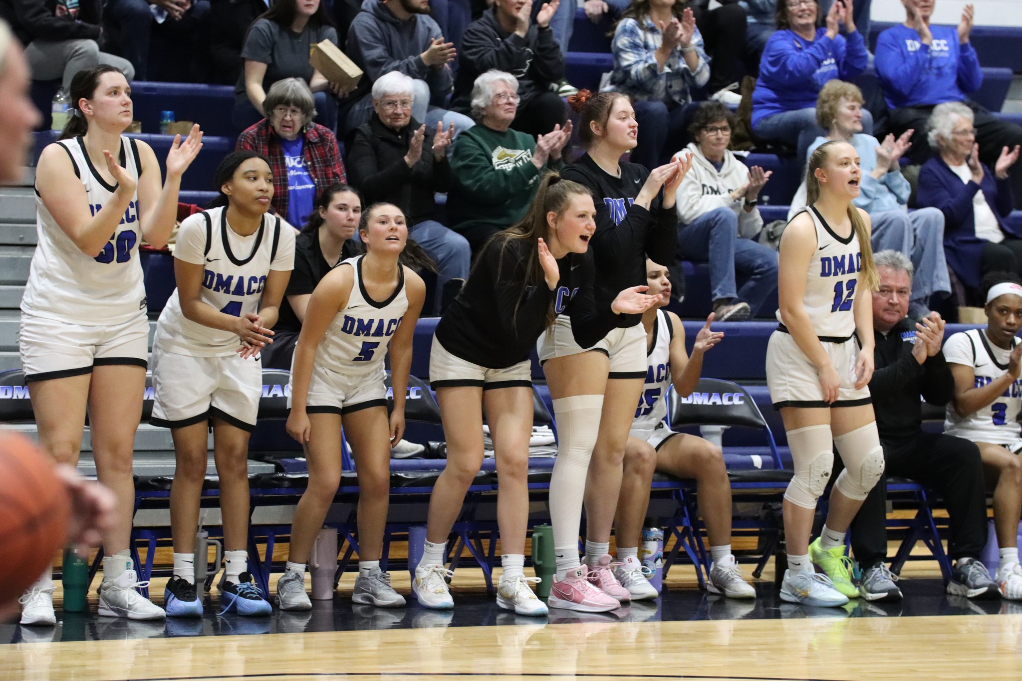 DMACC women's basketball team upsets No. 9 NIACC, 68-38