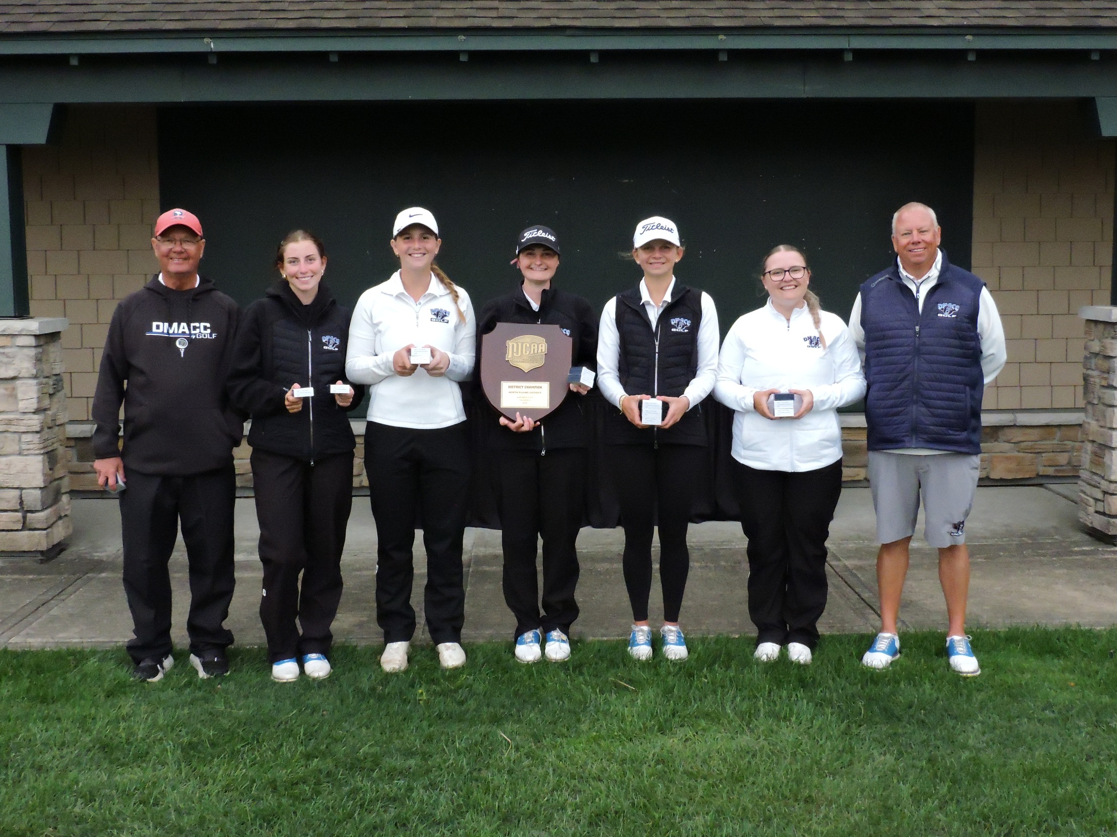 DMACC women's golf team successfully defends North Central District Championship