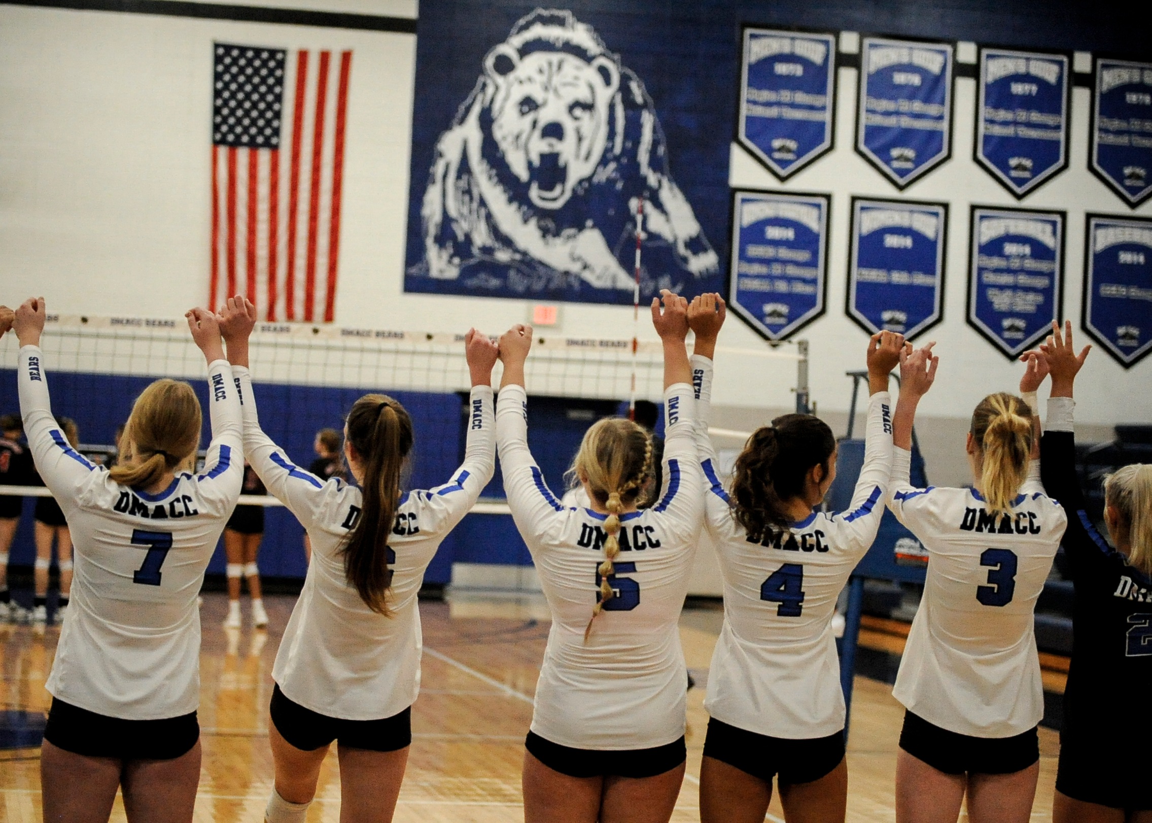 DMACC volleyball team goes 3-1 in Neosho Tournament