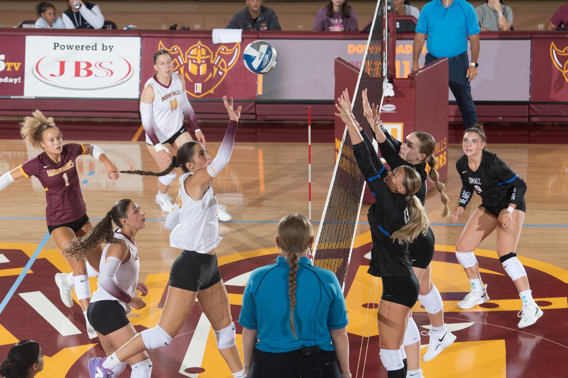 DMACC volleyball team sweeps four matches in Opening Weekend Tournament; falls to Indian Hills CC